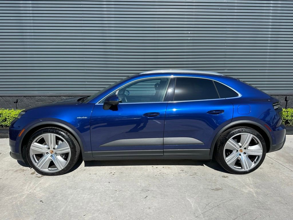 Used 2024 Porsche Macan 4 Electric image 2