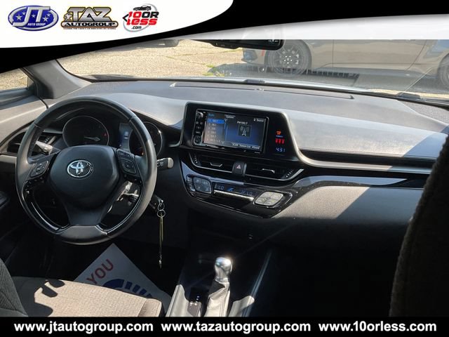 Used 2018 Toyota C-HR XLE FWD image 15