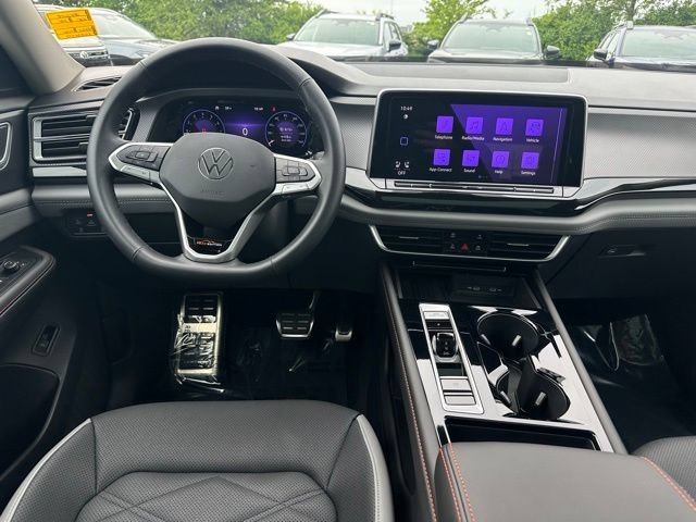 Certified 2025 Volkswagen Atlas Peak Edition SE AWD/4WD image 14
