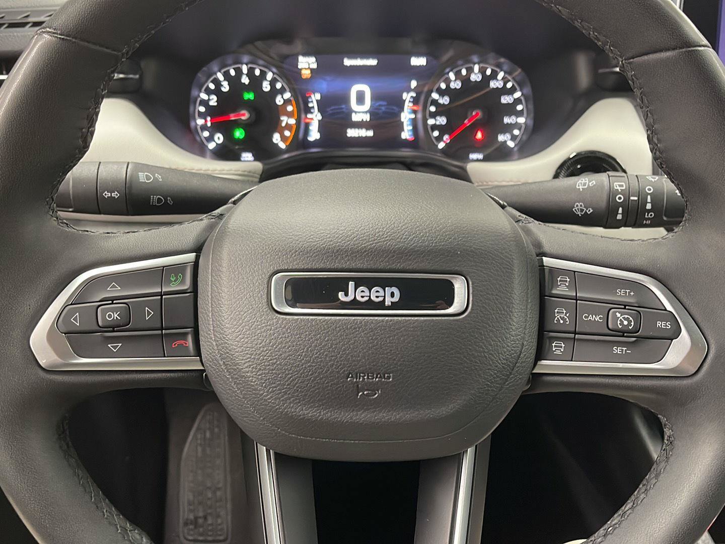 Used 2025 Jeep Compass Limited AWD/4WD image 12