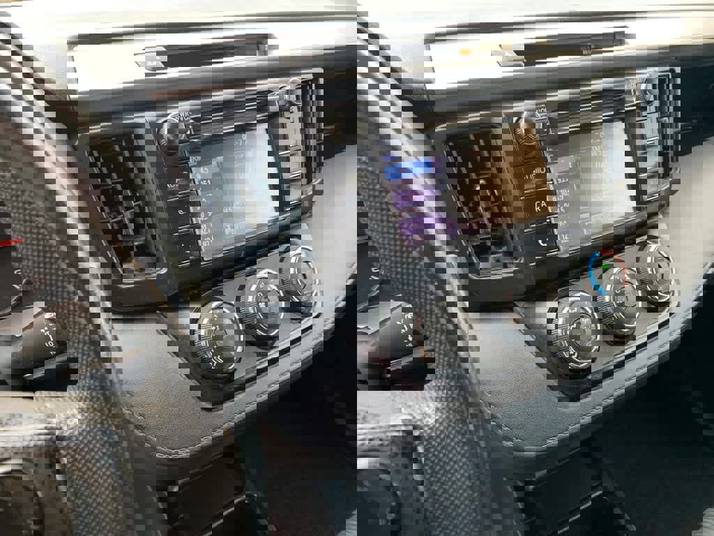 Used 2016 Toyota RAV4 LE image 27