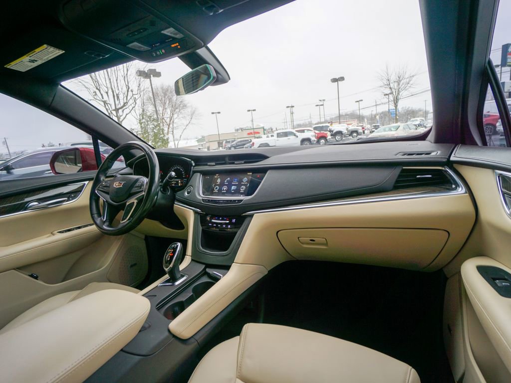 Used 2019 Cadillac XT5 FWD image 24