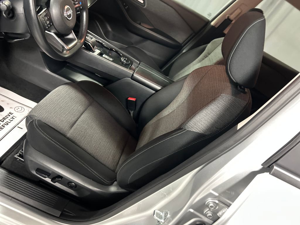 Used 2023 Nissan Rogue SV image 10