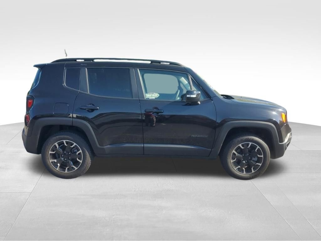 Used 2023 Jeep Renegade Latitude AWD/4WD image 7