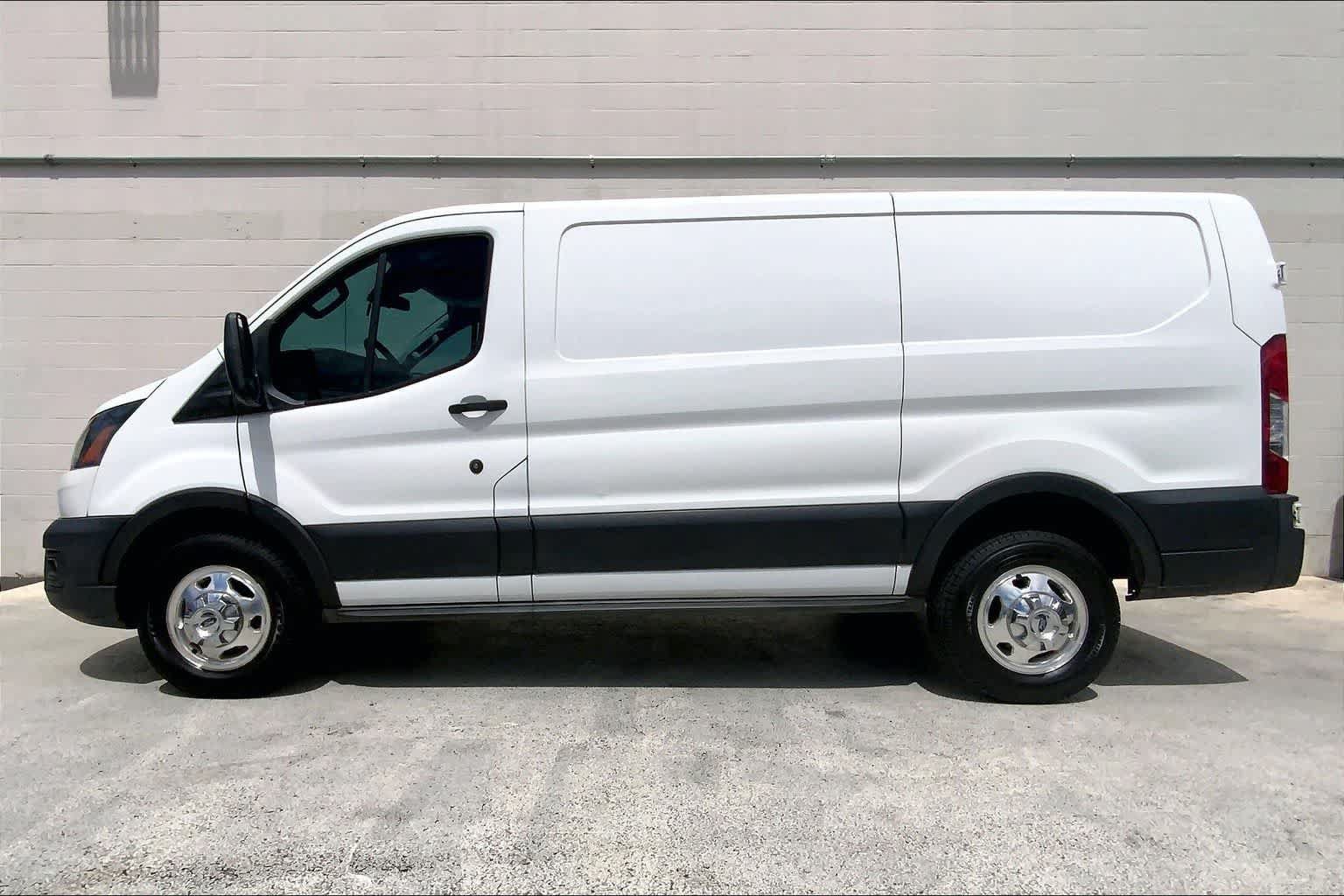 Used 2020 Ford Transit 150 Low Roof RWD image 3