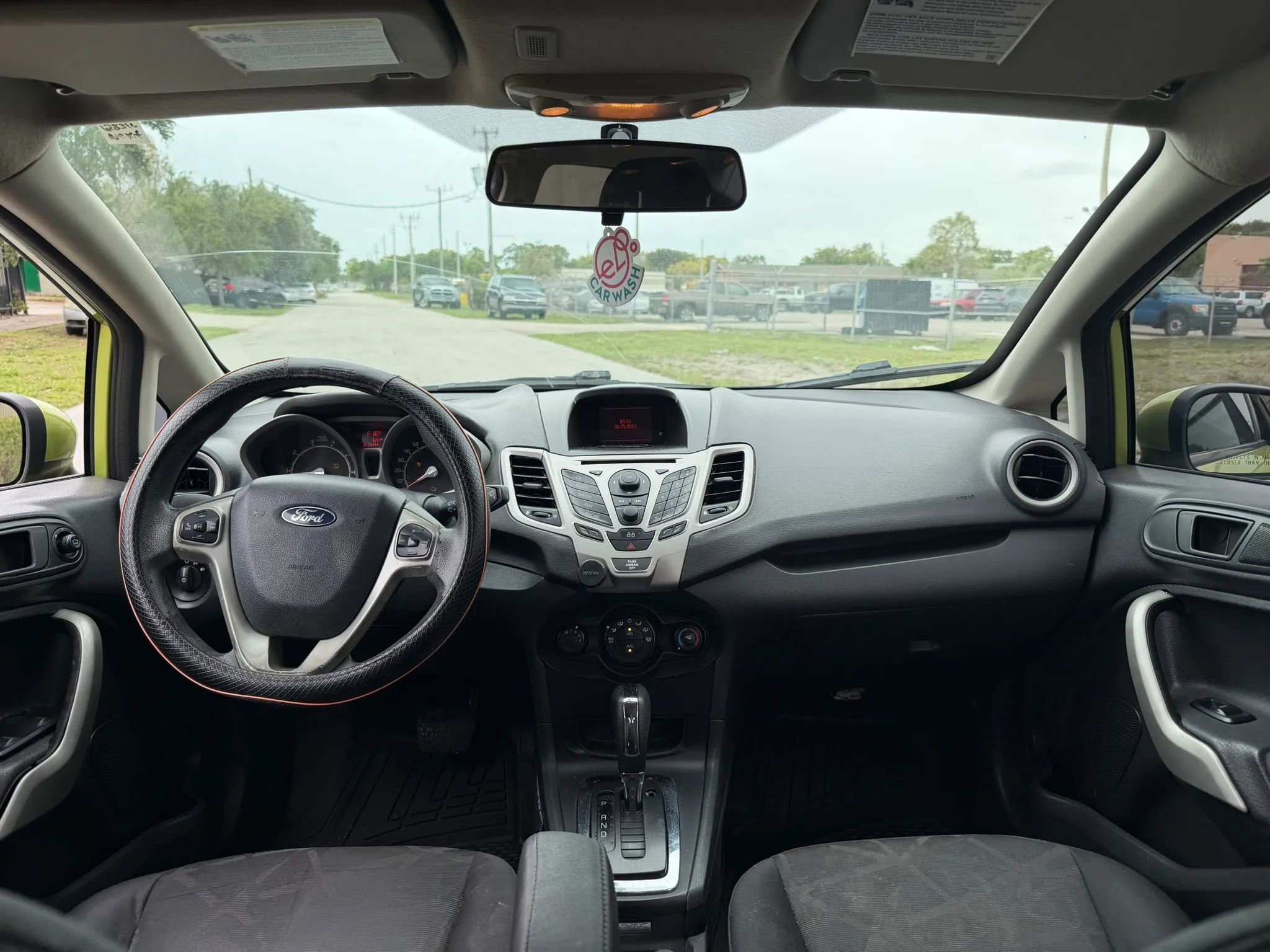 Used 2013 Ford Fiesta SE image 15