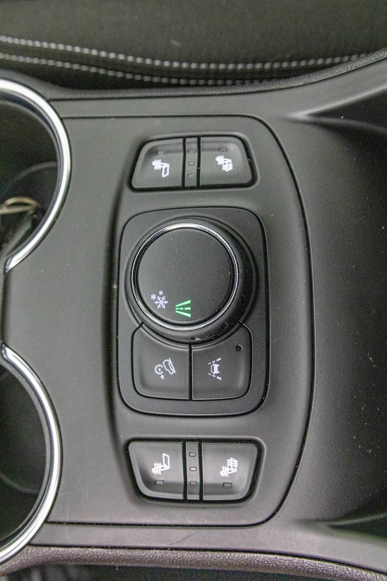 Used 2023 GMC Terrain SLE w/ Driver Convenience Package FWD image 32