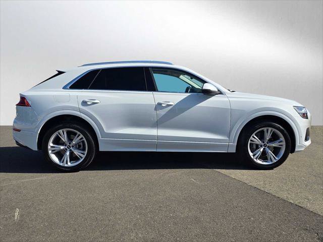 Used 2023 Audi Q8 Premium w/ Convenience Package AWD/4WD image 2