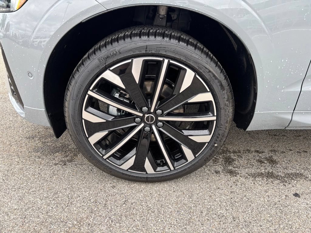 New 2026 Volvo XC60 B5 Ultra w/ Climate Package AWD/4WD image 9