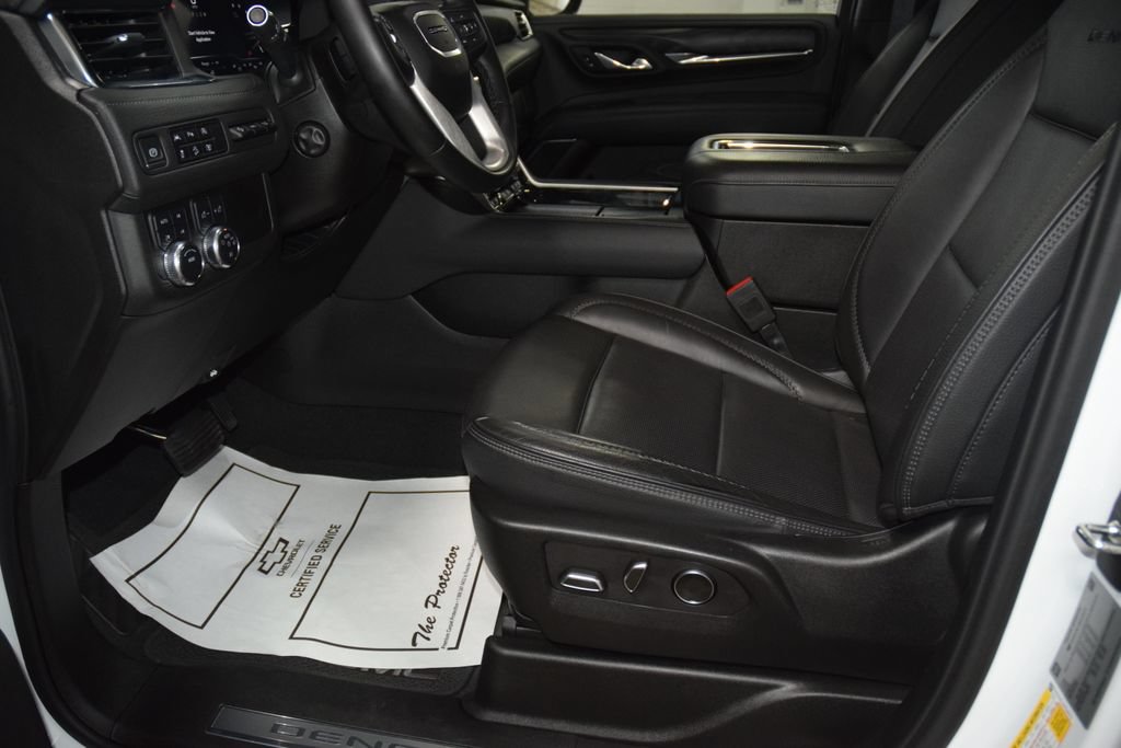 Used 2024 GMC Yukon XL Denali AWD/4WD image 41