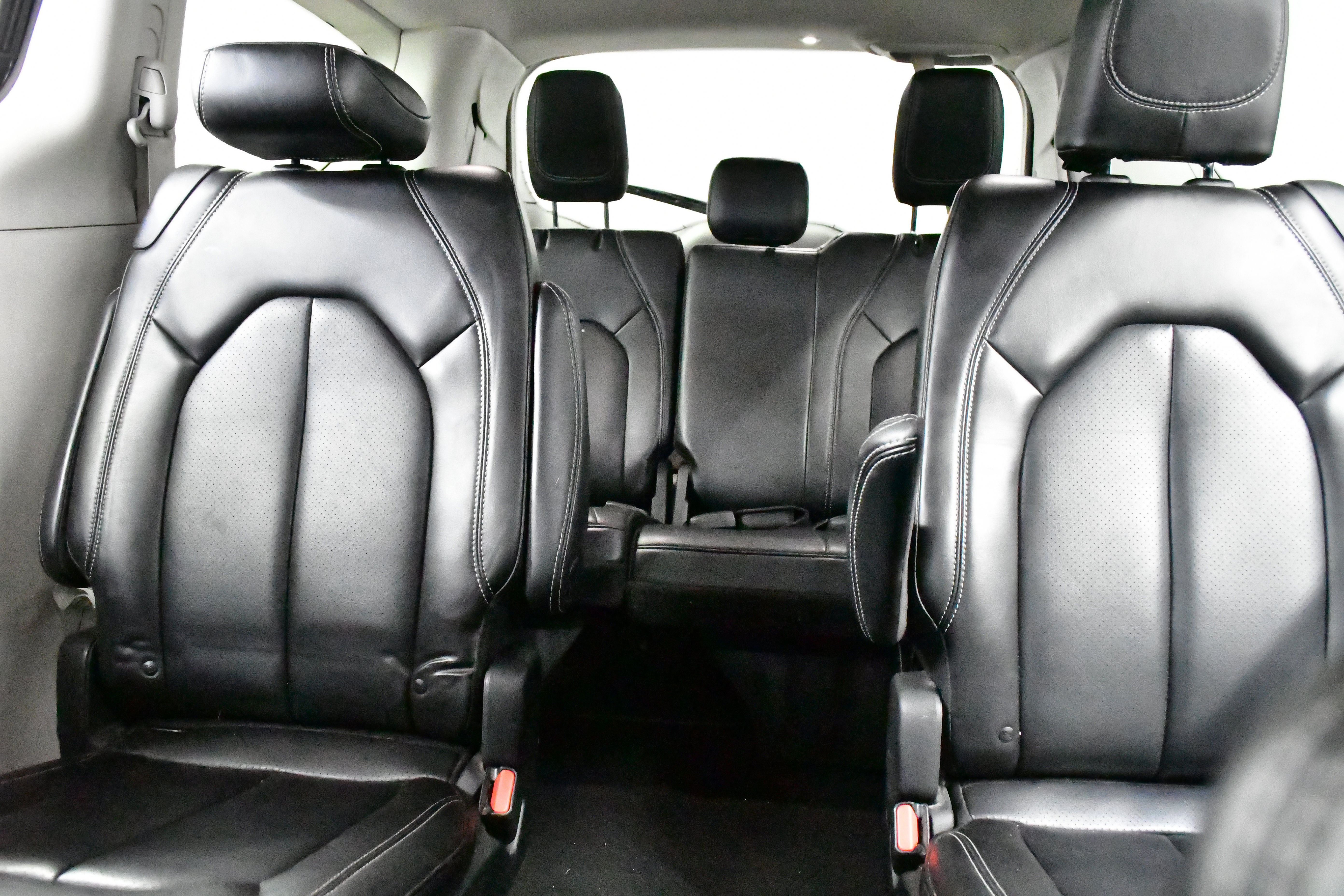 Used 2023 Chrysler Pacifica Touring-L image 23