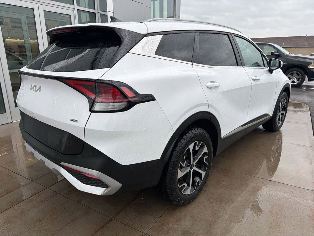 Used 2025 Kia Sportage EX image 9