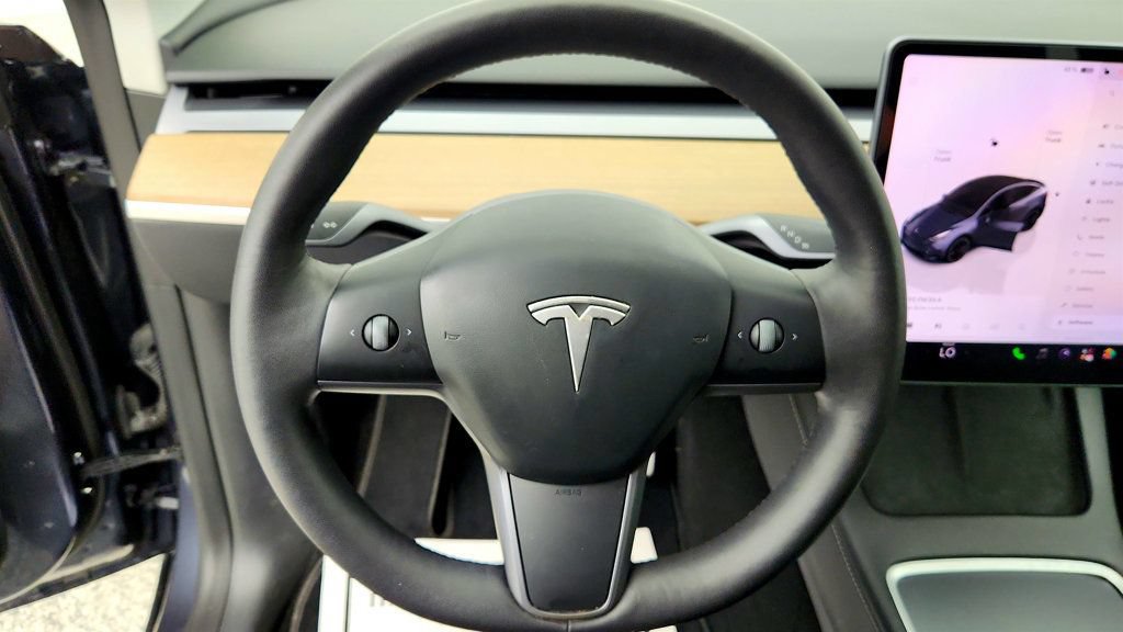 Used 2022 Tesla Model Y Performance AWD/4WD image 13