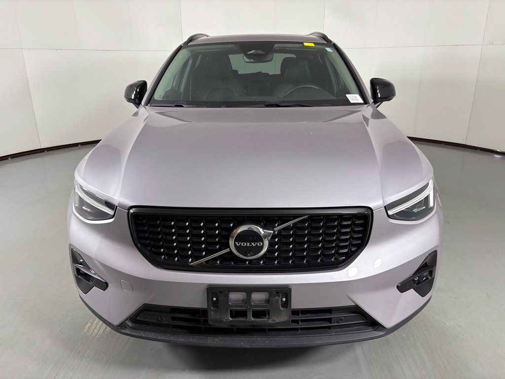 Used 2026 Volvo XC40 B5 Plus AWD/4WD image 3