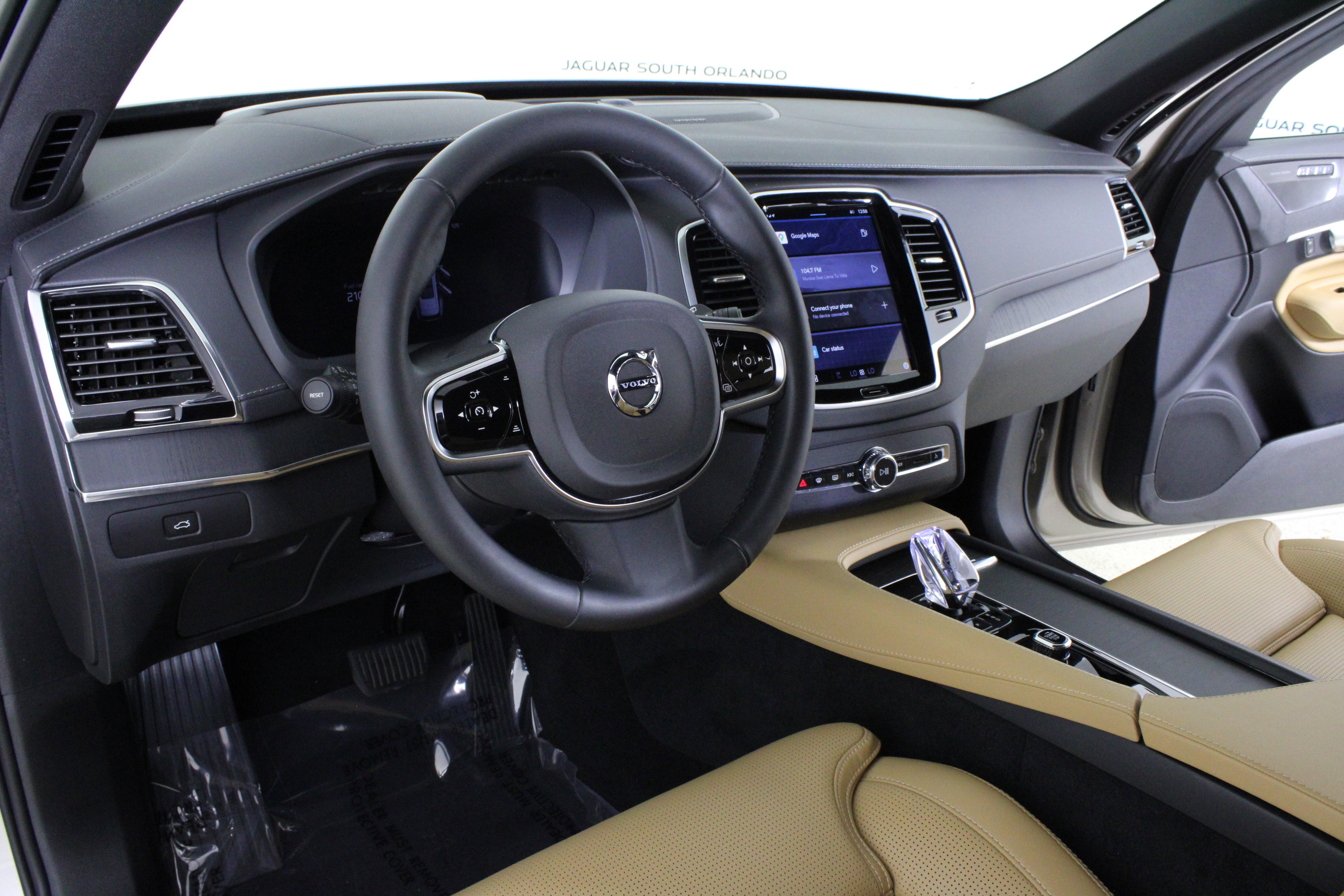 Used 2025 Volvo XC90 B6 Ultra w/ Protection Package Premier image 22