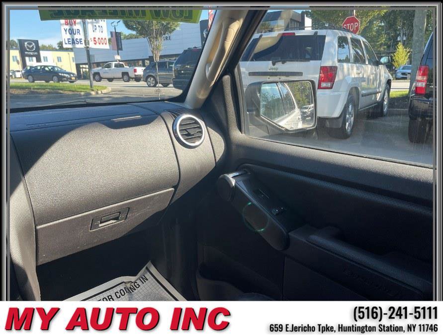 Used 2010 Ford Explorer XLT image 12