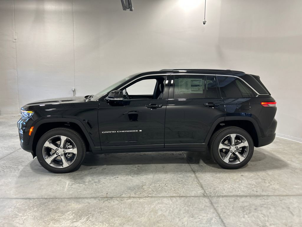 New 2025 Jeep Grand Cherokee Limited w/ Luxury Tech Group II image 9