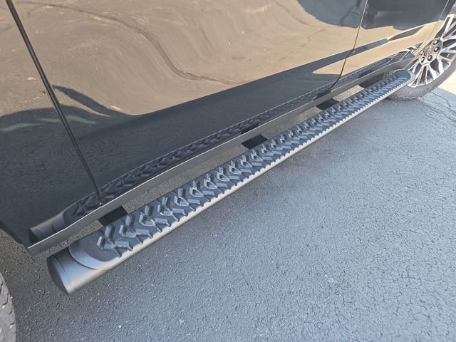 New 2025 Chevrolet Suburban Z71 w/ Z71 Off-Road Package image 37