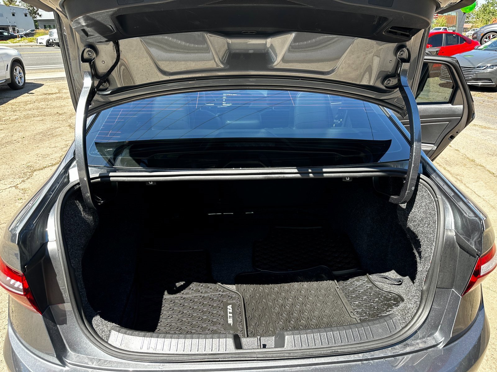 Used 2021 Volkswagen Jetta R-Line image 8