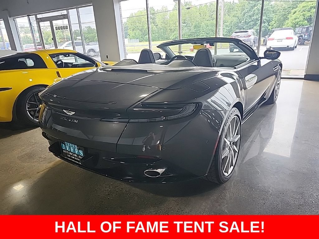 Used 2019 Aston Martin DB11 Volante RWD image 2