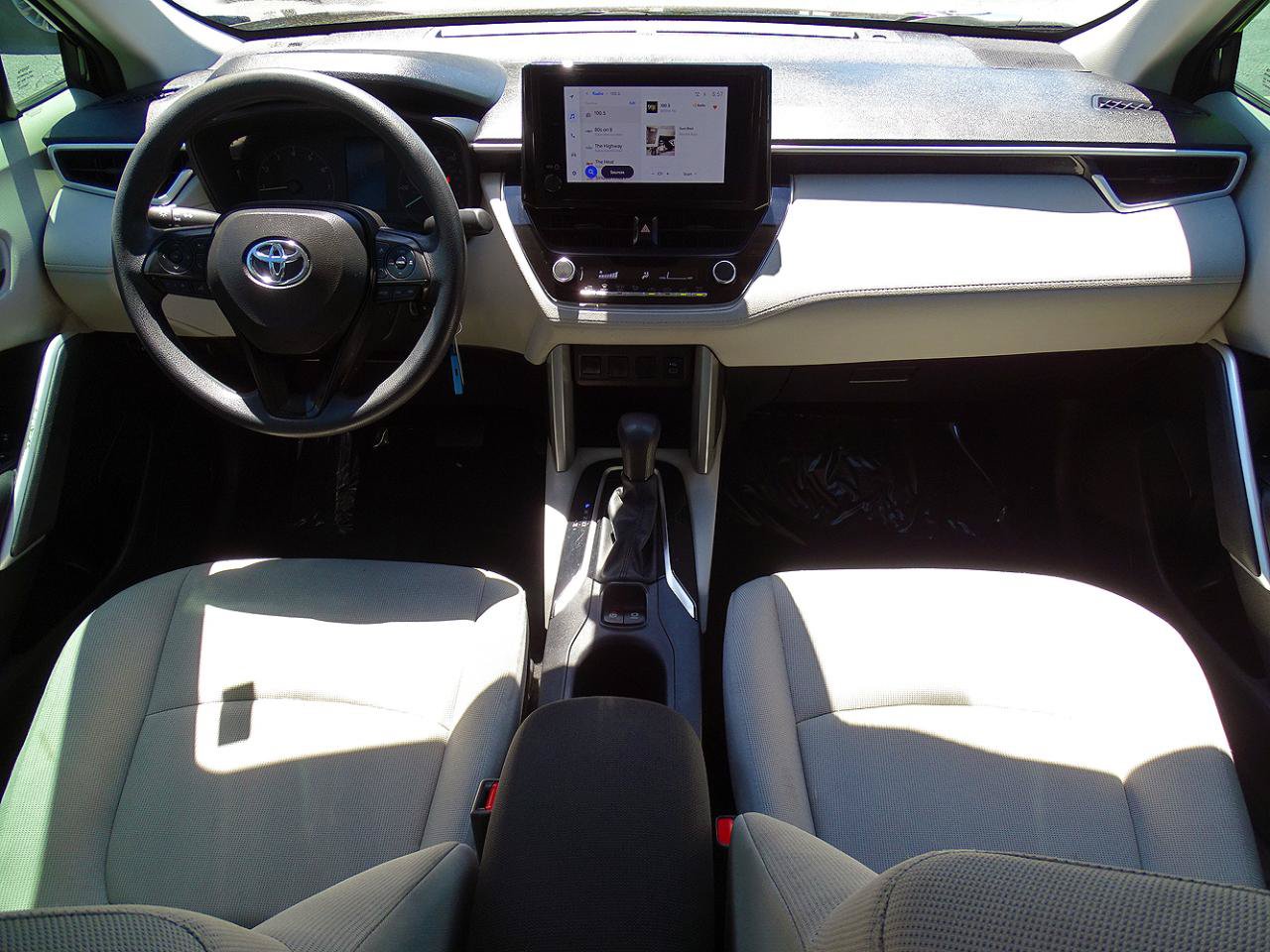 Used 2024 Toyota Corolla Cross L FWD image 29