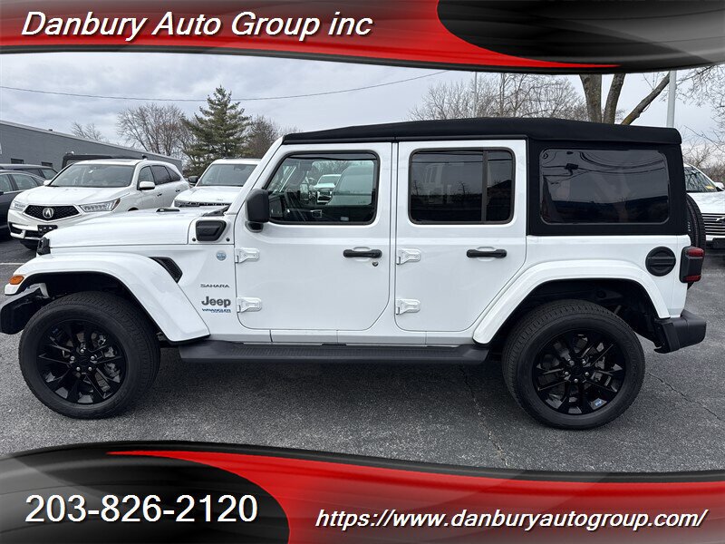 Used 2022 Jeep Wrangler Unlimited Sahara w/ Cold Weather Group AWD/4WD image 3