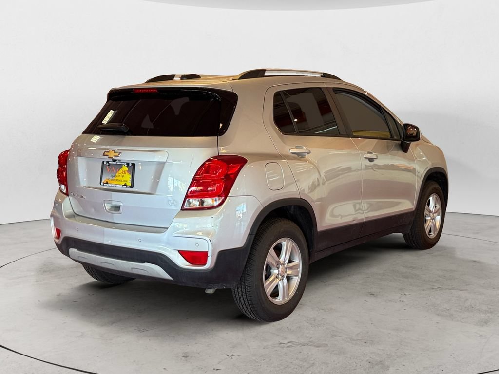 Used 2022 Chevrolet Trax LT w/ Driver Confidence Package AWD/4WD image 3