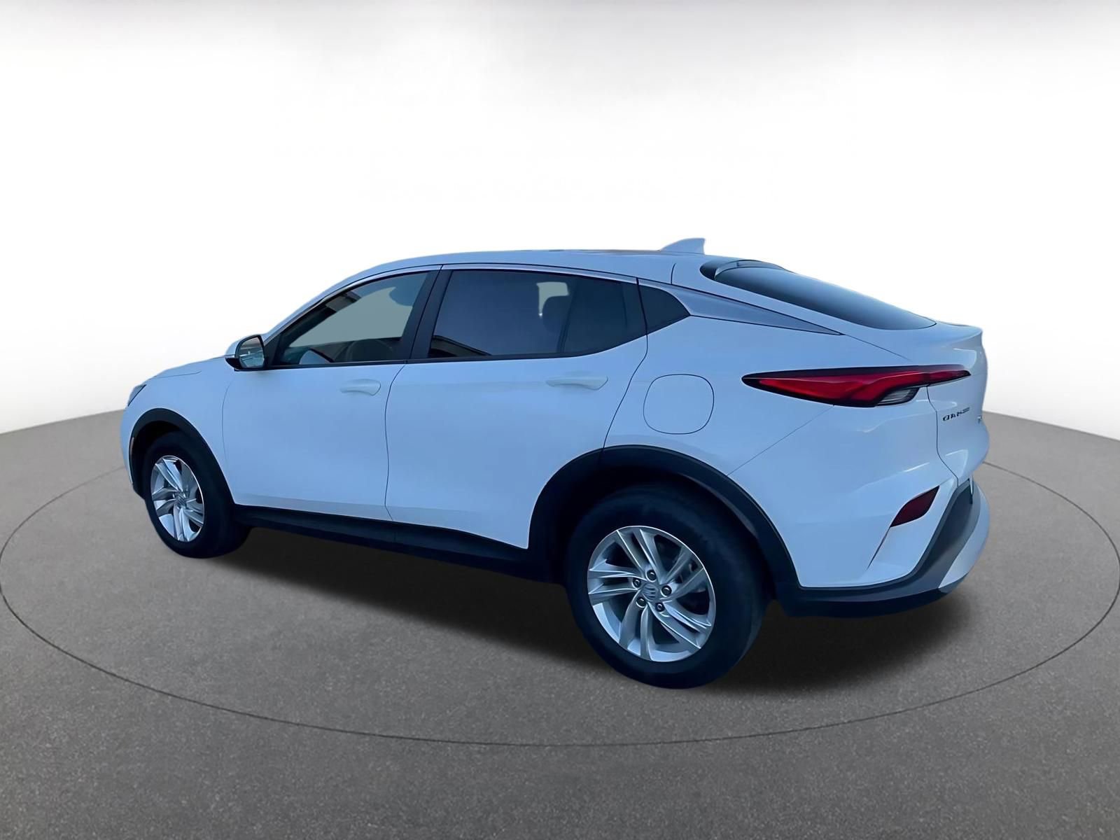 Used 2025 Buick Envista Preferred image 10