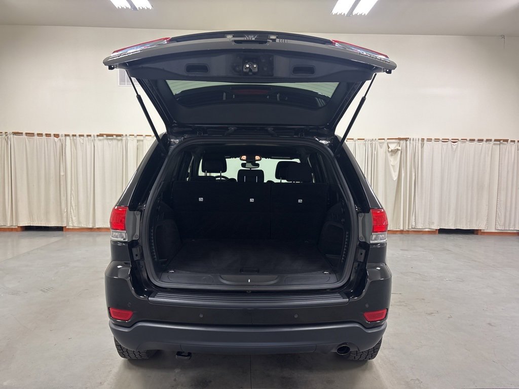 Used 2017 Jeep Grand Cherokee Laredo w/ Quick Order Package 23E image 25