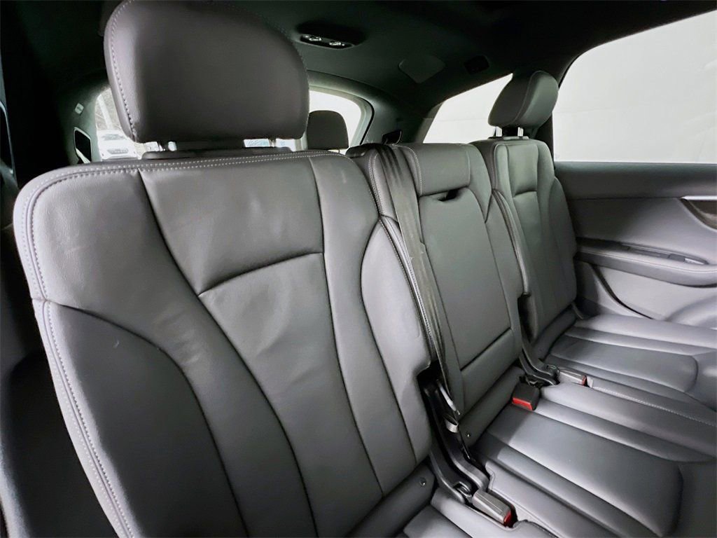 Used 2025 Audi Q7 3.0T Premium Plus AWD/4WD image 28