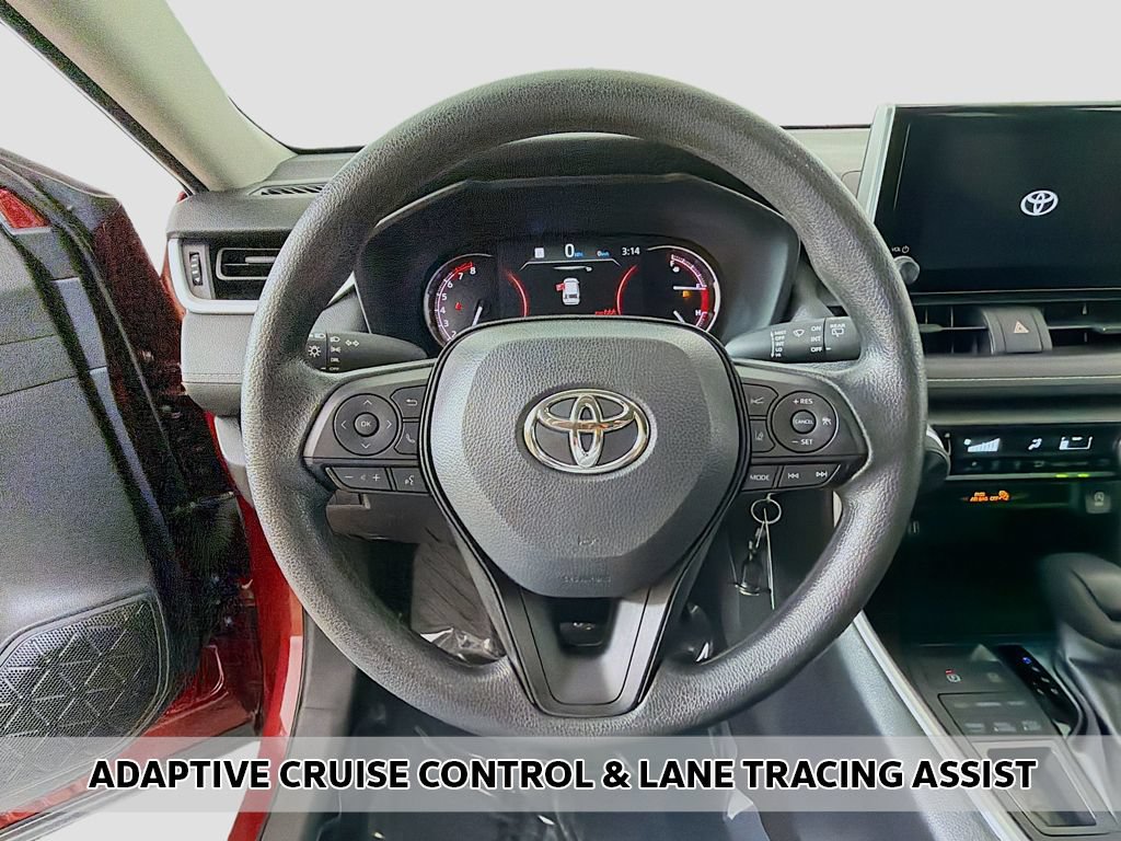 Used 2025 Toyota RAV4 LE AWD/4WD image 3