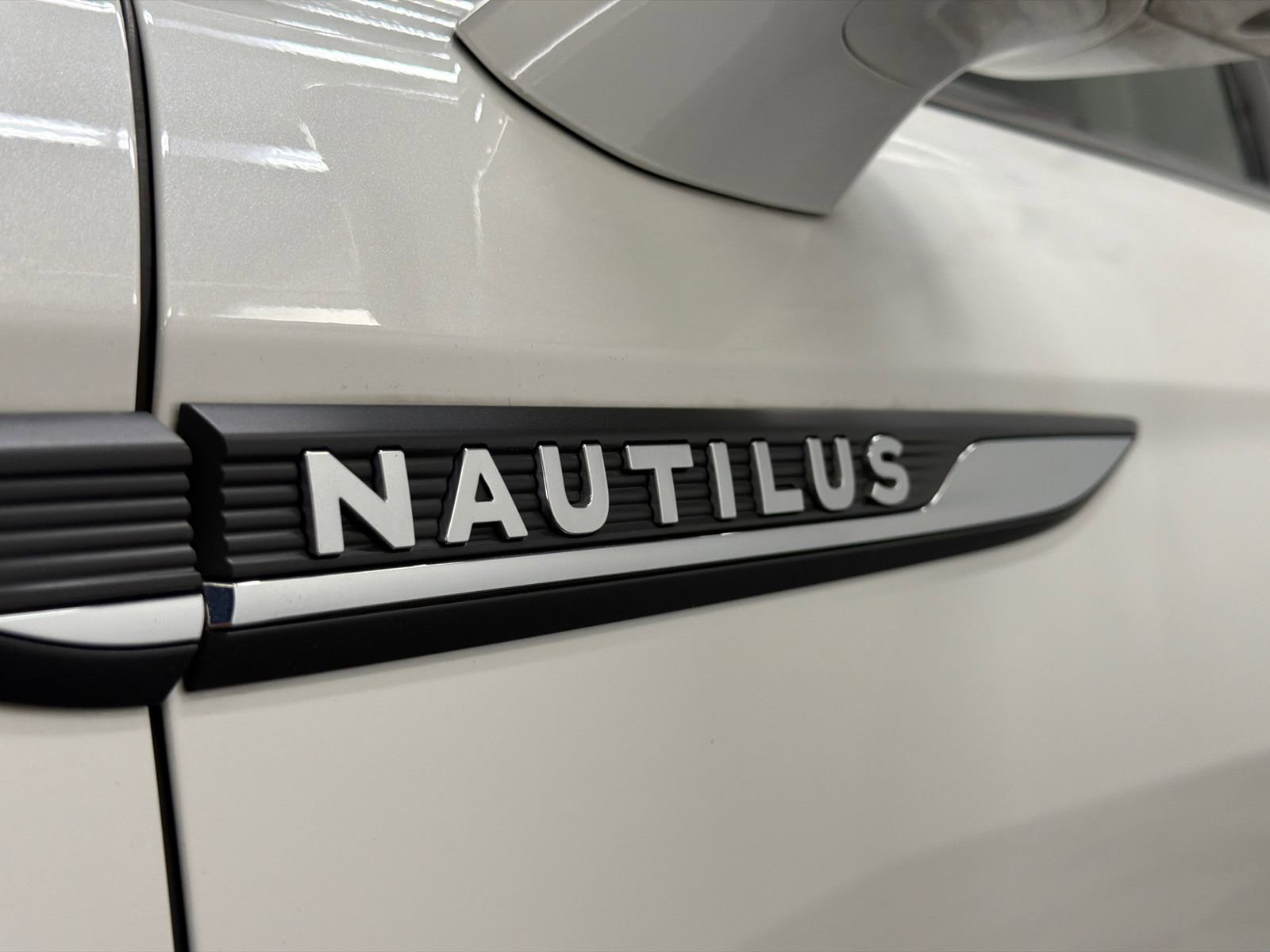Used 2022 Lincoln Nautilus Reserve FWD image 15