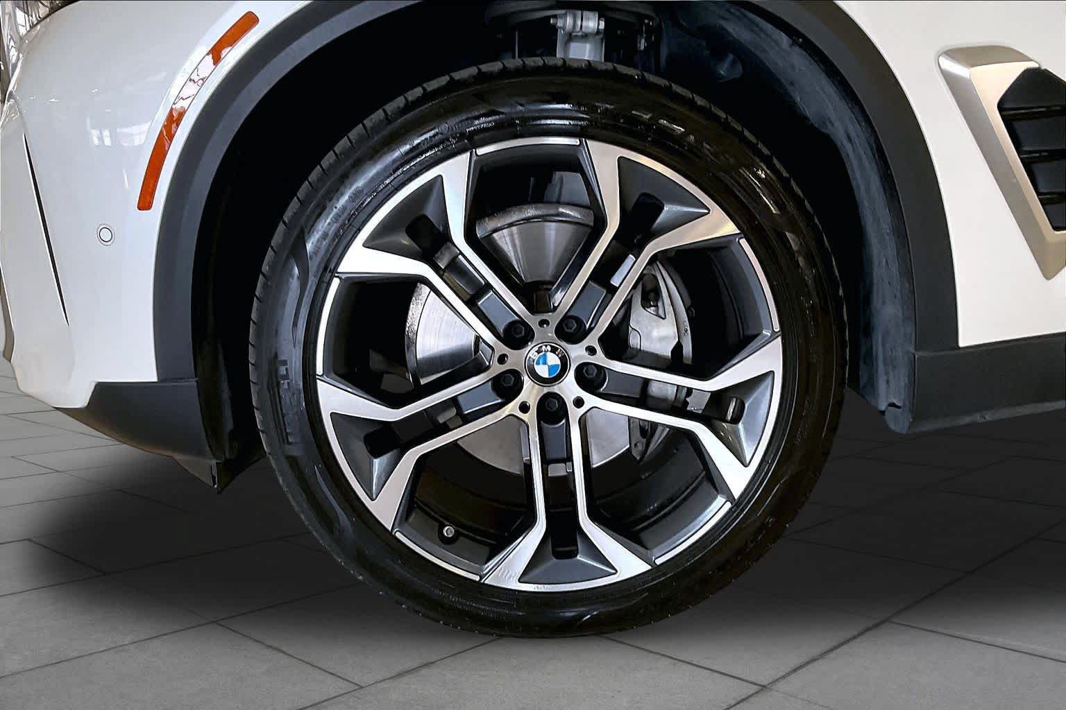 Used 2026 BMW X5 xDrive40i AWD/4WD image 10