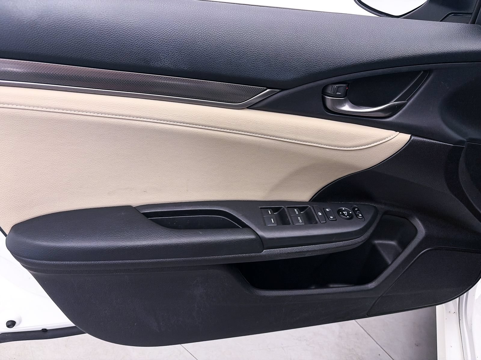 Used 2017 Honda Civic EX-L image 16