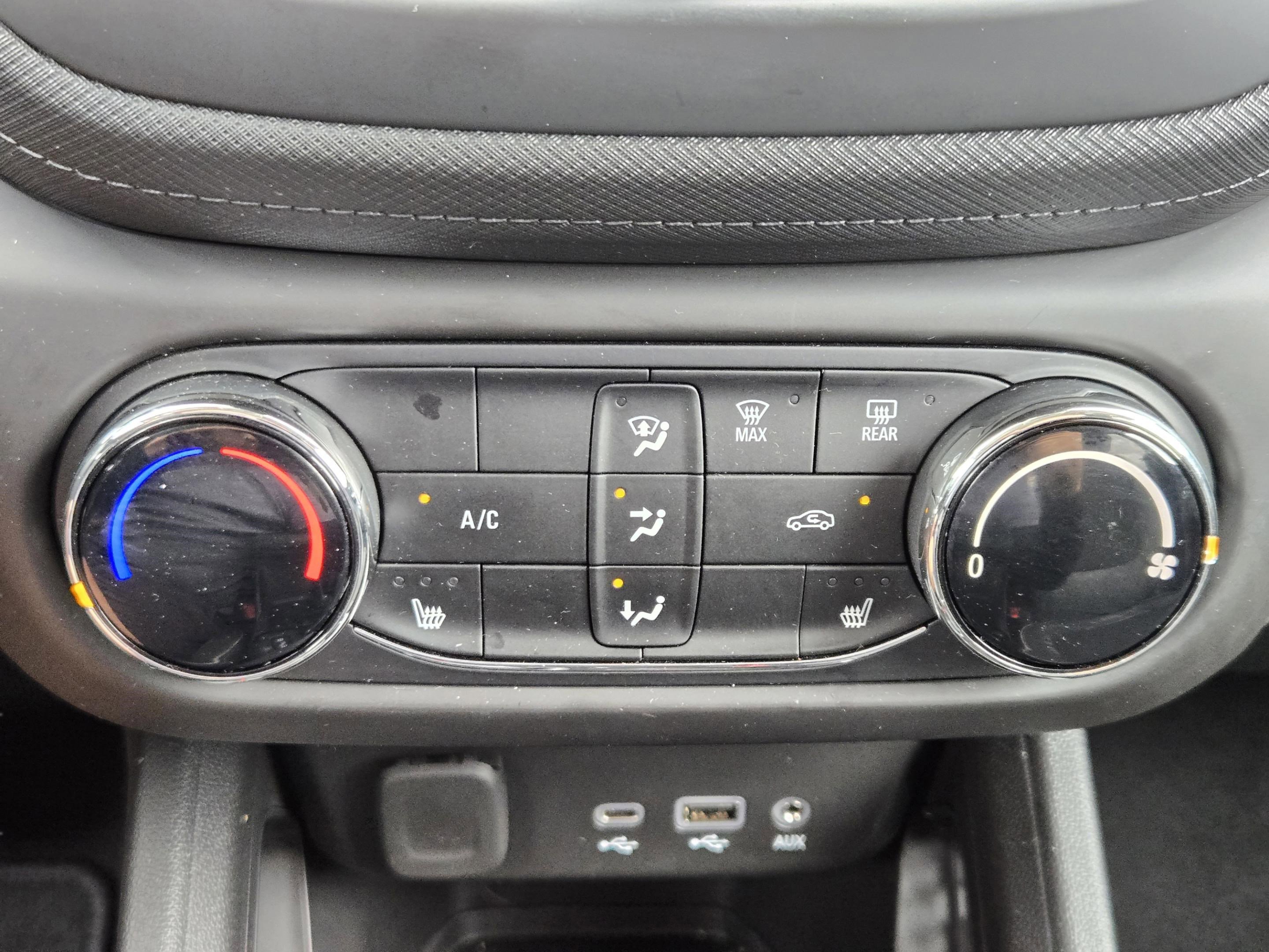 Used 2023 Chevrolet TrailBlazer LT FWD image 11