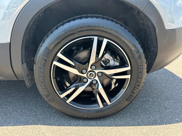 Used 2025 Volvo XC40 B5 Core AWD/4WD image 9