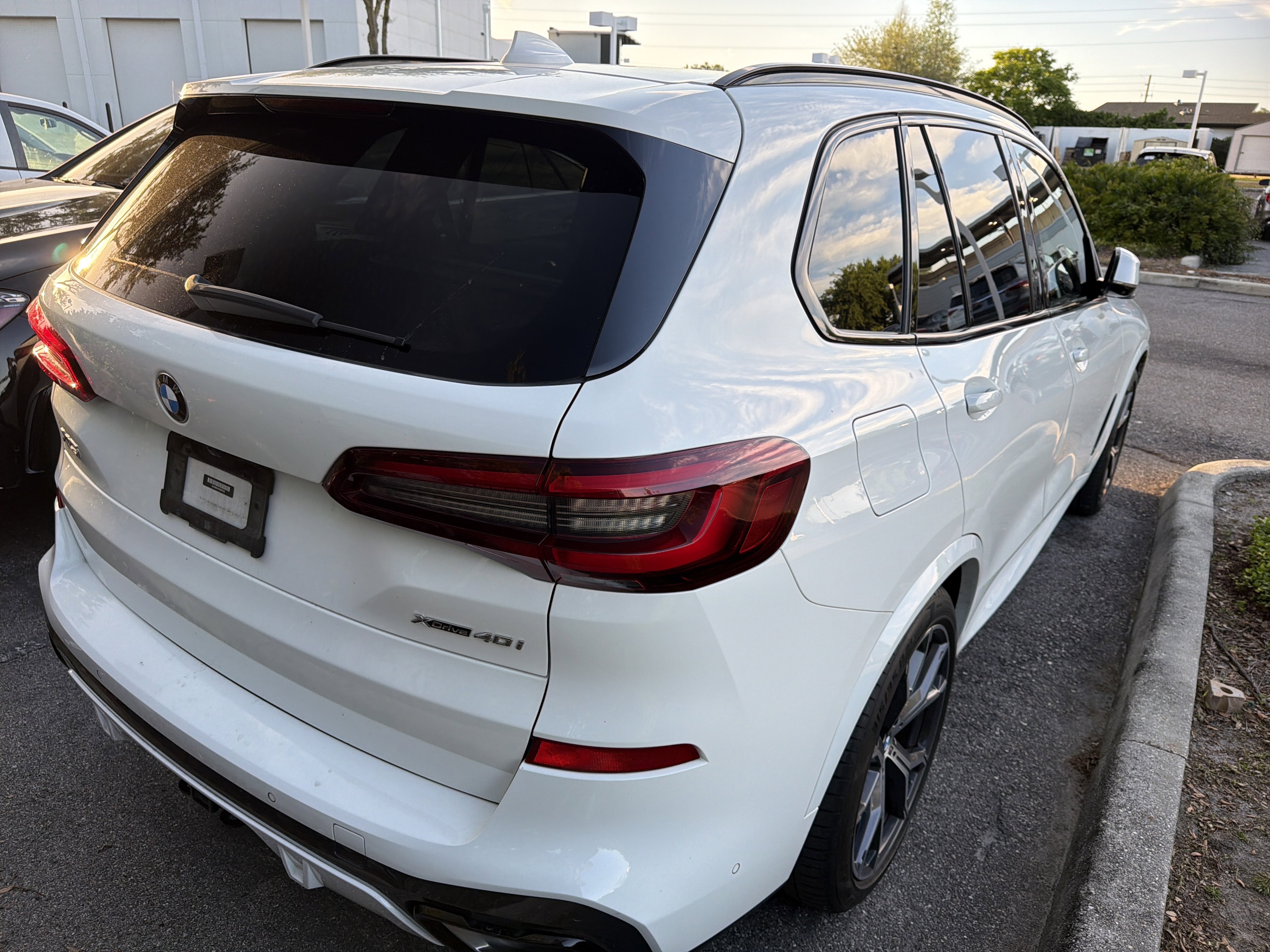 Used 2023 BMW X5 xDrive40i w/ M Sport Package AWD/4WD image 2