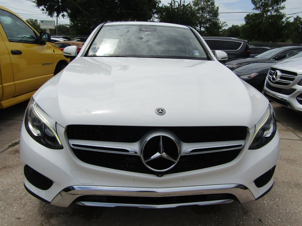 Used 2018 Mercedes-Benz GLC 300 4MATIC Coupe image 2
