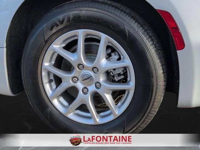 Used 2024 Chrysler Pacifica Touring-L image 32