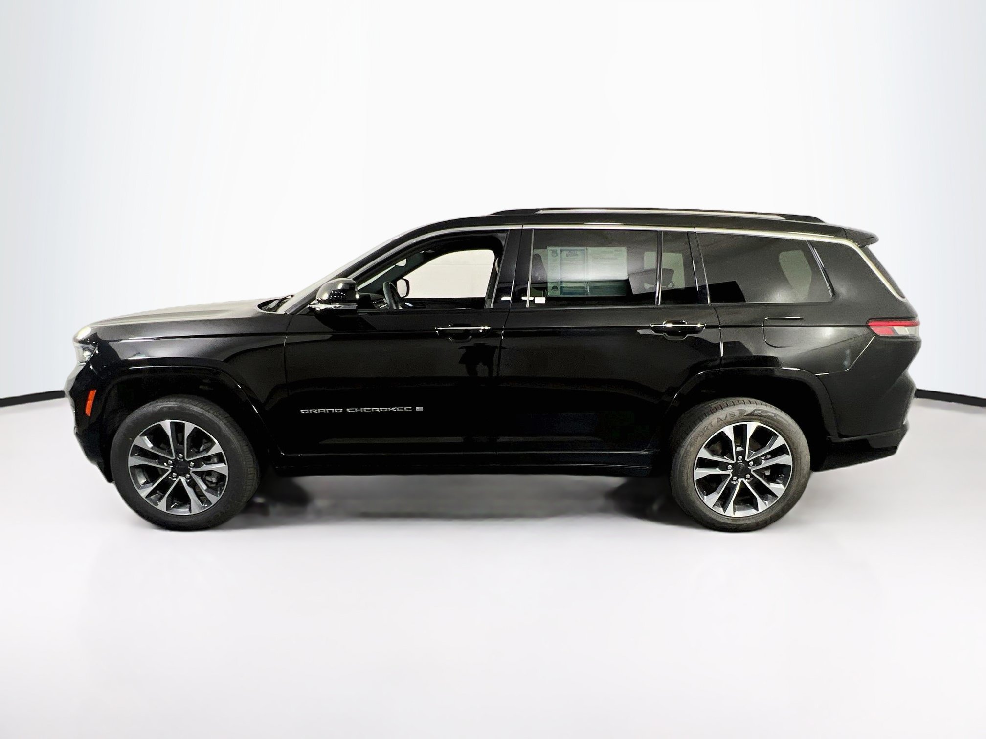 Used 2023 Jeep Grand Cherokee L Overland AWD/4WD image 8
