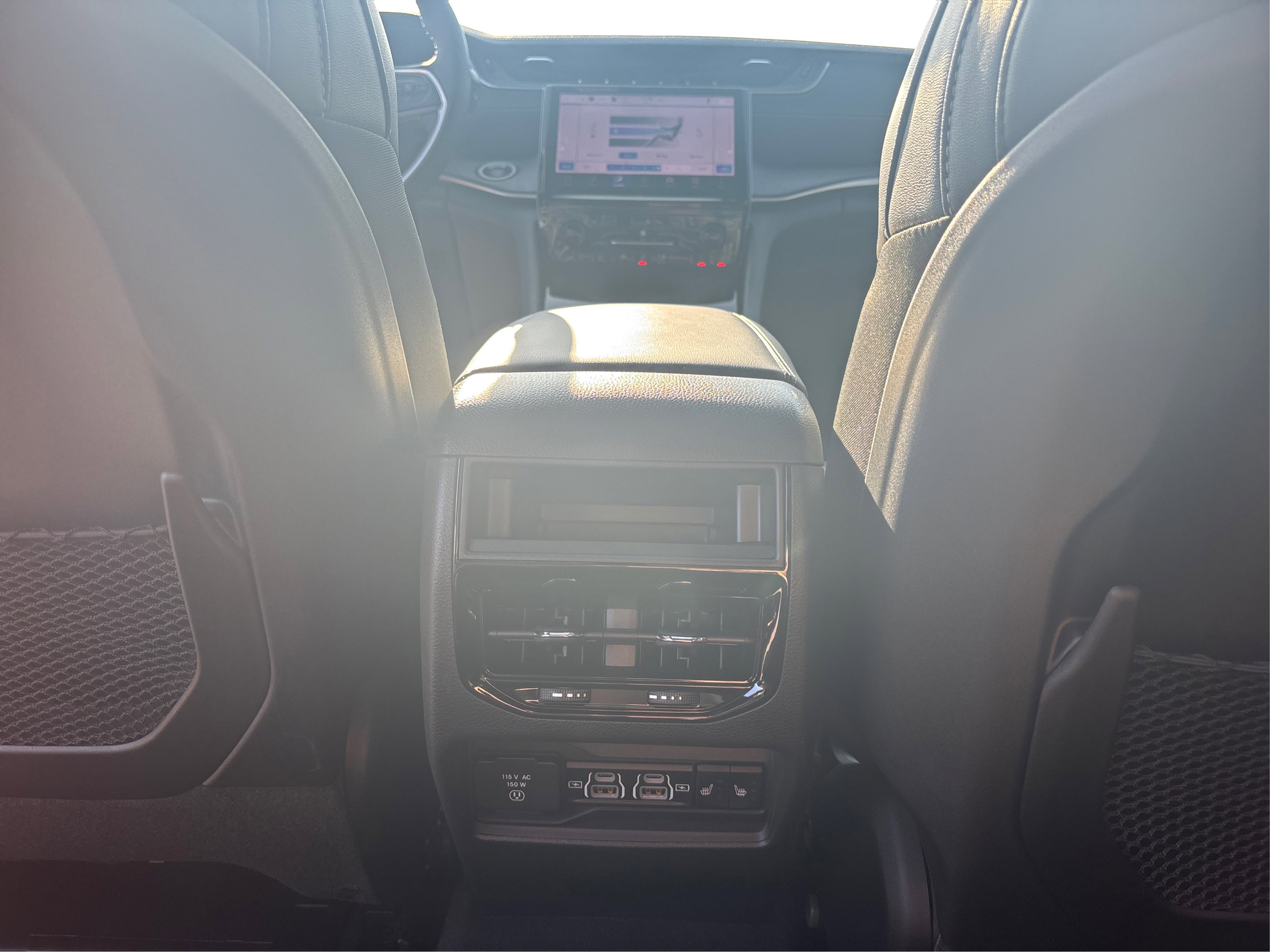 New 2025 Jeep Grand Cherokee Limited w/ Black Appearance Package image 24