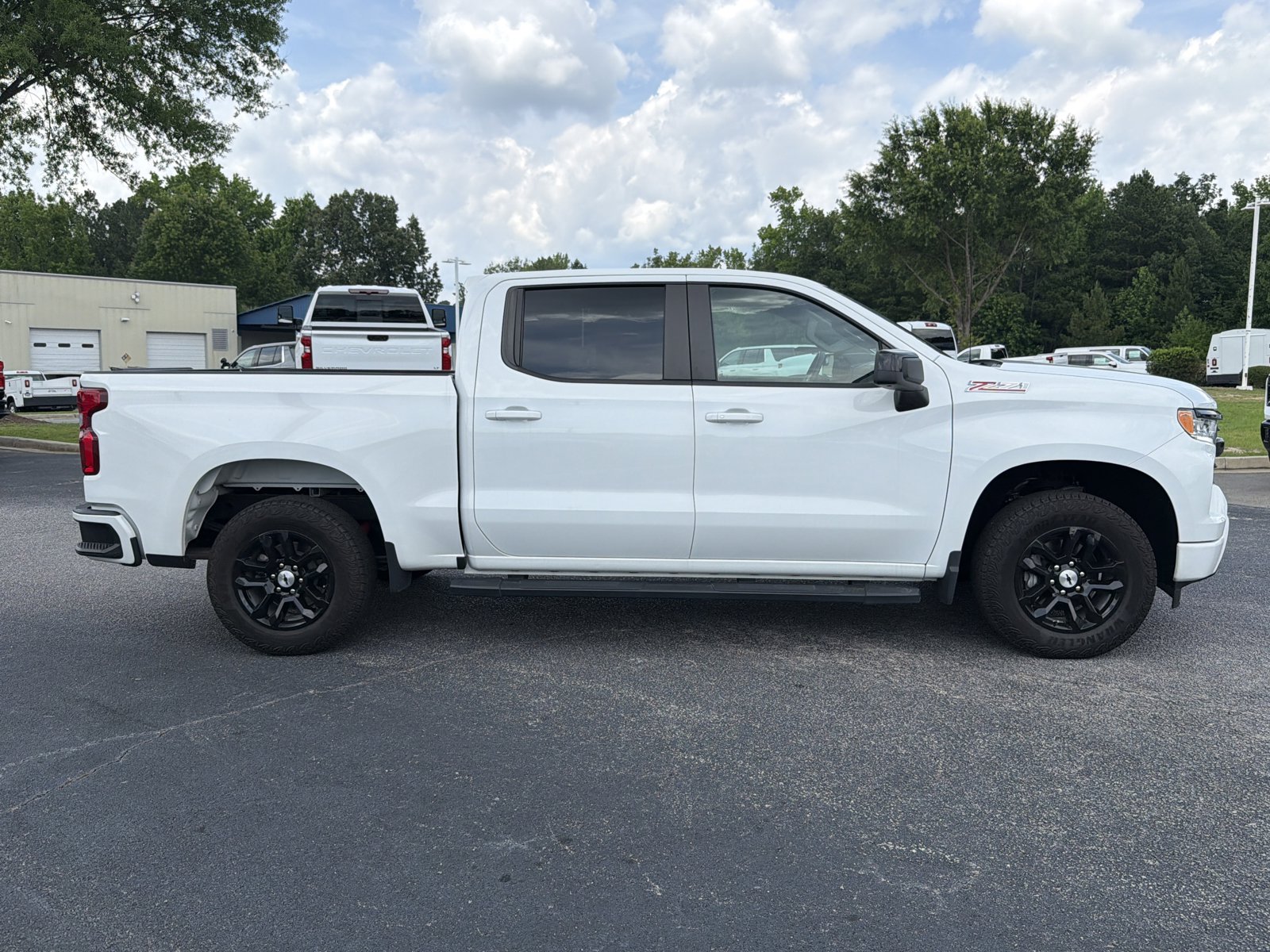 Used 2024 Chevrolet Silverado 1500 RST w/ Z71 Off-Road Package AWD/4WD image 13