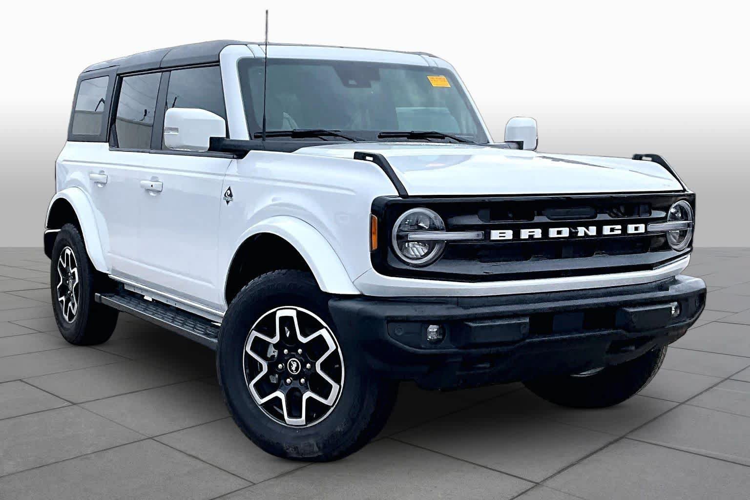Used 2024 Ford Bronco Outer Banks AWD/4WD image 3