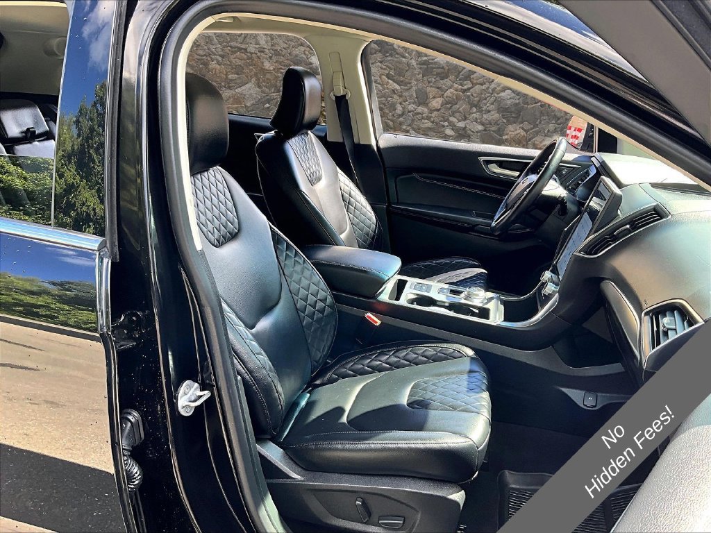 Used 2023 Ford Edge Titanium w/ Cargo Accessory Package AWD/4WD image 7