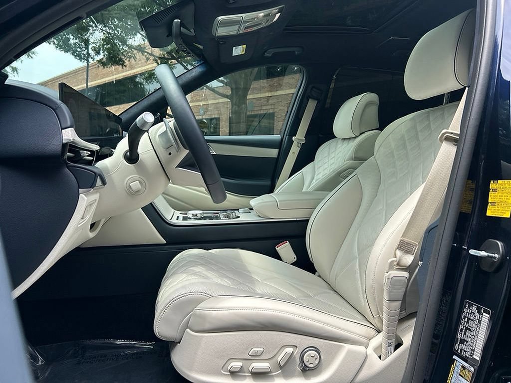 Certified 2026 Genesis GV80 3.5T Prestige AWD/4WD image 8