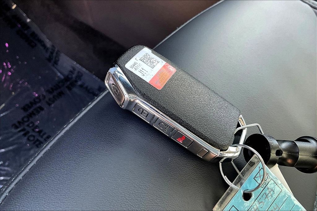 Used 2024 Kia Niro EX Touring image 10