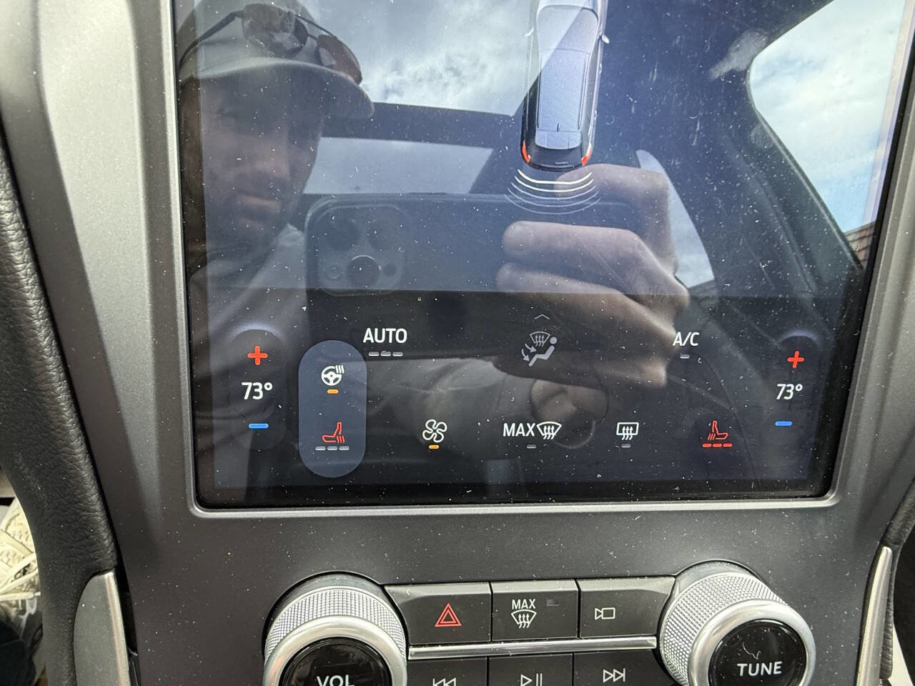 Used 2023 Ford Edge ST-Line w/ Cargo Accessory Package image 14