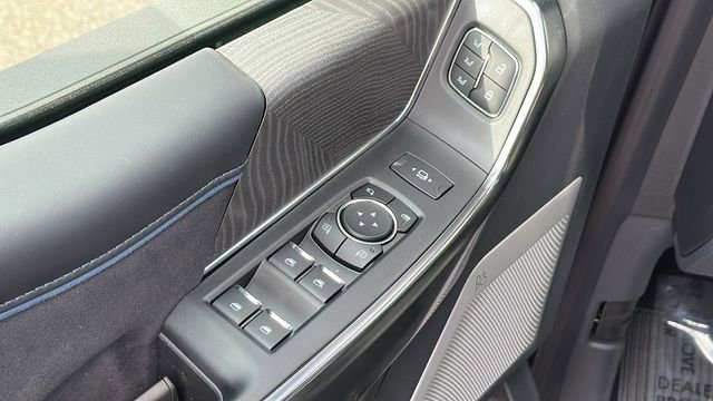 New 2025 Ford F350 Platinum w/ FX4 Off-Road Package image 16