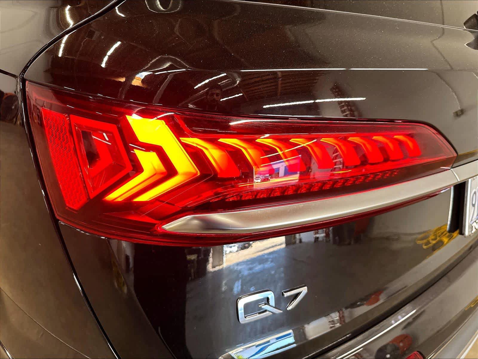 Used 2022 Audi Q7 3.0T Premium w/ Convenience Package AWD/4WD image 31