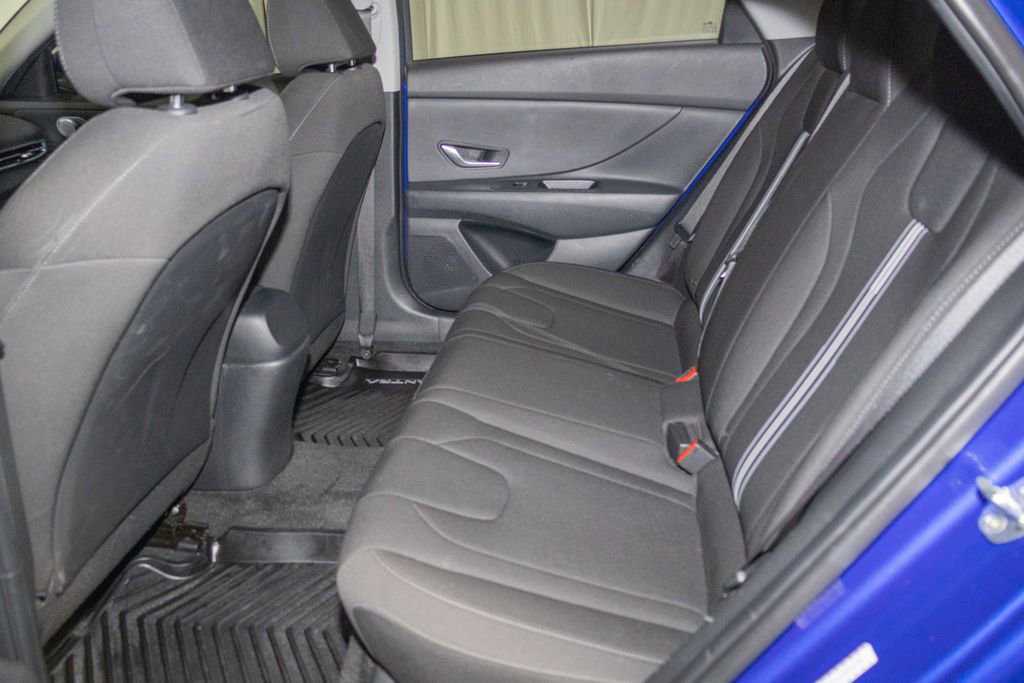Used 2023 Hyundai Elantra SEL w/ Preferred Accessory Package image 12